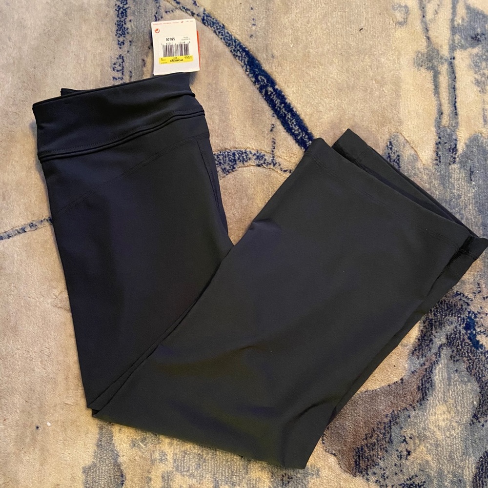 Nike Dri-Fit Wide Leg Crop Pants - Picture 3 of 4